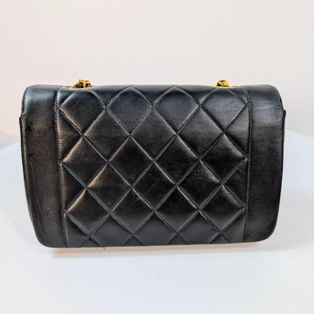 Chanel Vintage Black Medium Diana Quilted Lambskin Flap Bag - Picture 5 of 16